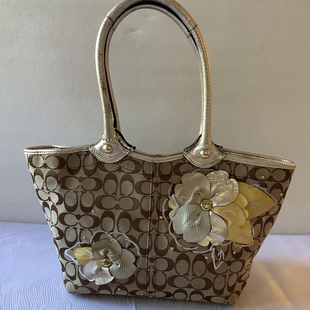 Authentic Coach Bleecker Floral Signature Applique F16276 Gold Khaki ToteCoach